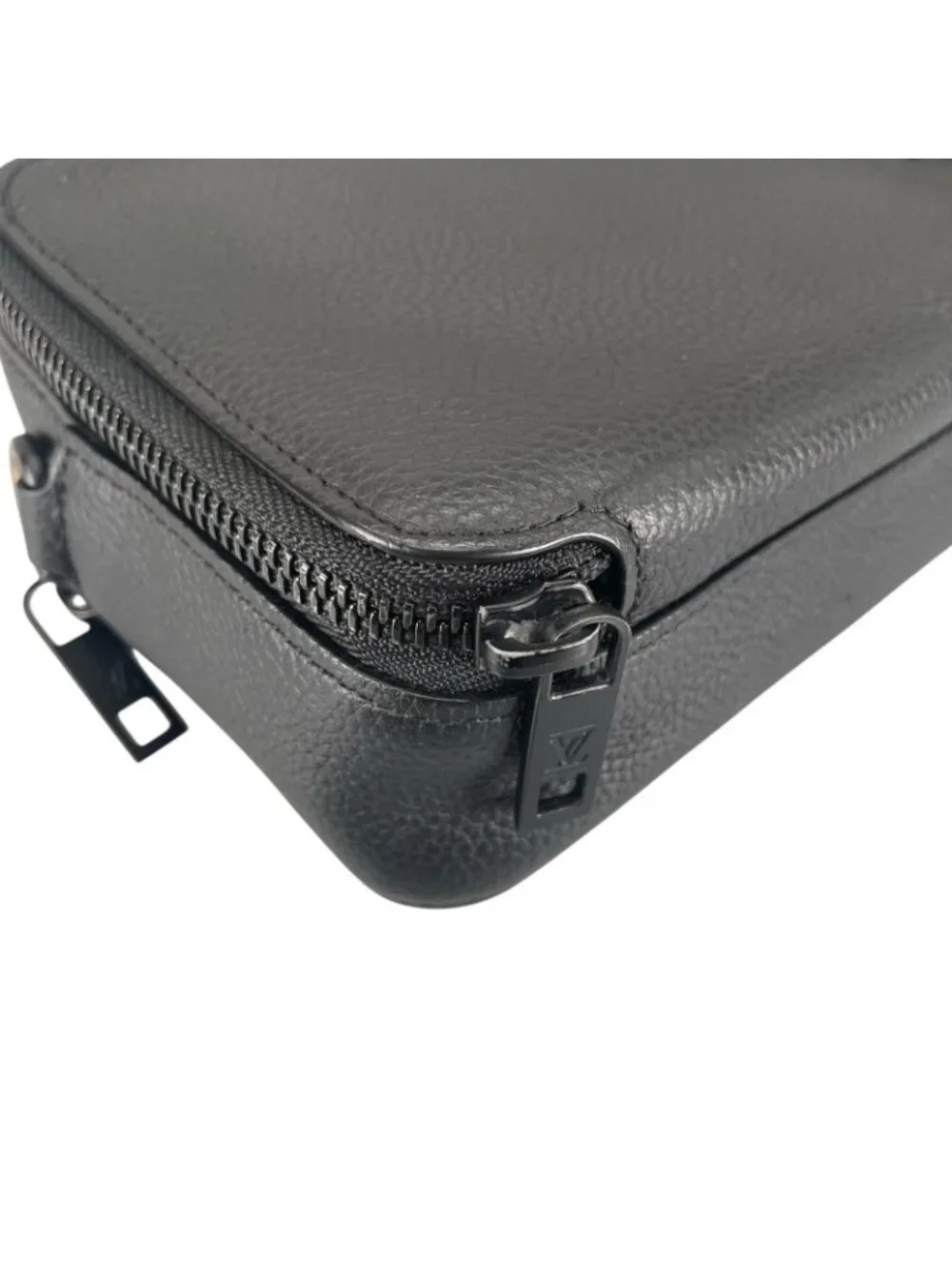Louis Vuitton Alpha Wearable Wallet Shoulder Bag Leather Black Aerogram